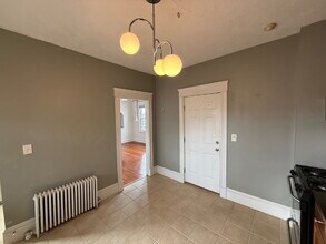 221 Shurtleff St in Chelsea, MA - Building Photo - Building Photo