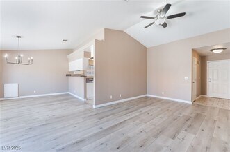 5033 Drummond Rd in Las Vegas, NV - Building Photo - Building Photo