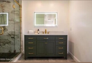 24b Thacher St, Unit 24B Thacher st in Albany, NY - Building Photo - Building Photo