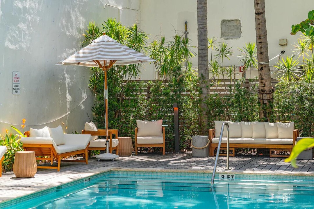 1700 Alton Rd in Miami Beach, FL - Foto de edificio