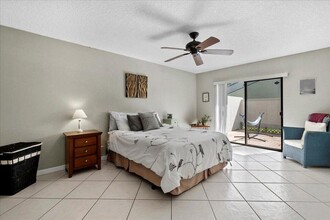 12875 Spinnaker Ln in Wellington, FL - Foto de edificio - Building Photo