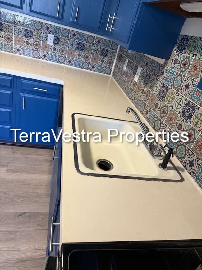 108 N 8th St in Millville, NJ - Building Photo - Building Photo