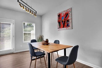 3361 The Way Pl in Atlanta, GA - Foto de edificio - Building Photo