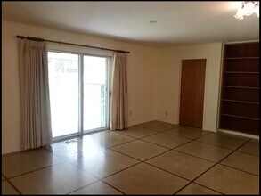 6601 Blue Bird Dr in Little Rock, AR - Foto de edificio - Building Photo