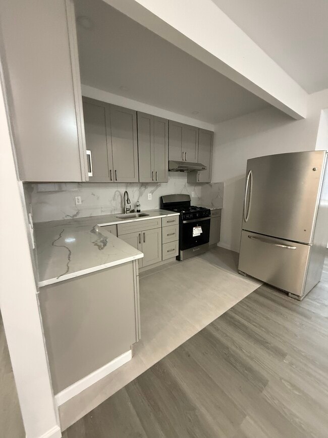 55 Highlawn Ave, Unit 1 in Brooklyn, NY - Building Photo - Building Photo