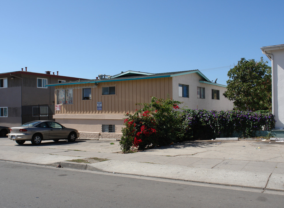 4026-4032 Winona Ave in San Diego, CA - Building Photo