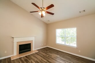 4420 Roche St in Atlanta, GA - Building Photo - Building Photo