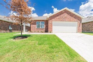 772 Wellington Dr in Lavon, TX - Building Photo