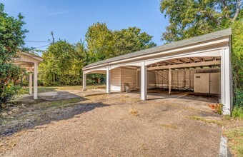 140 Holmes Ave in Covington, TN - Building Photo - Building Photo