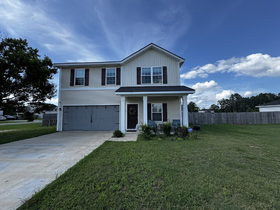 7 Firefly Trce NE in Ludowici, GA - Building Photo