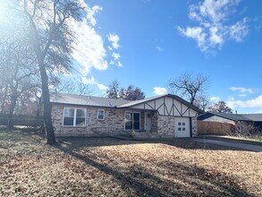 3208 Marla Ln in Edmond, OK - Foto de edificio - Building Photo