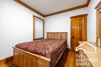 2305 N Melvina Ave, Unit 1 in Chicago, IL - Foto de edificio - Building Photo