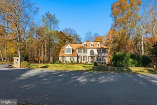 18136 Hayloft Dr in Derwood, MD - Building Photo