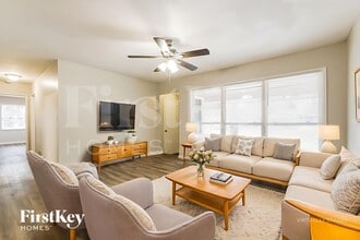 2596 Yale Terrace in Decatur, GA - Foto de edificio - Building Photo