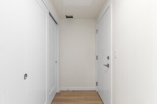 10830-10114 114 St NW in Edmonton, AB - Building Photo