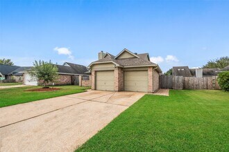 2610 Lazy Spring Ct in Missouri City, TX - Building Photo - Building Photo