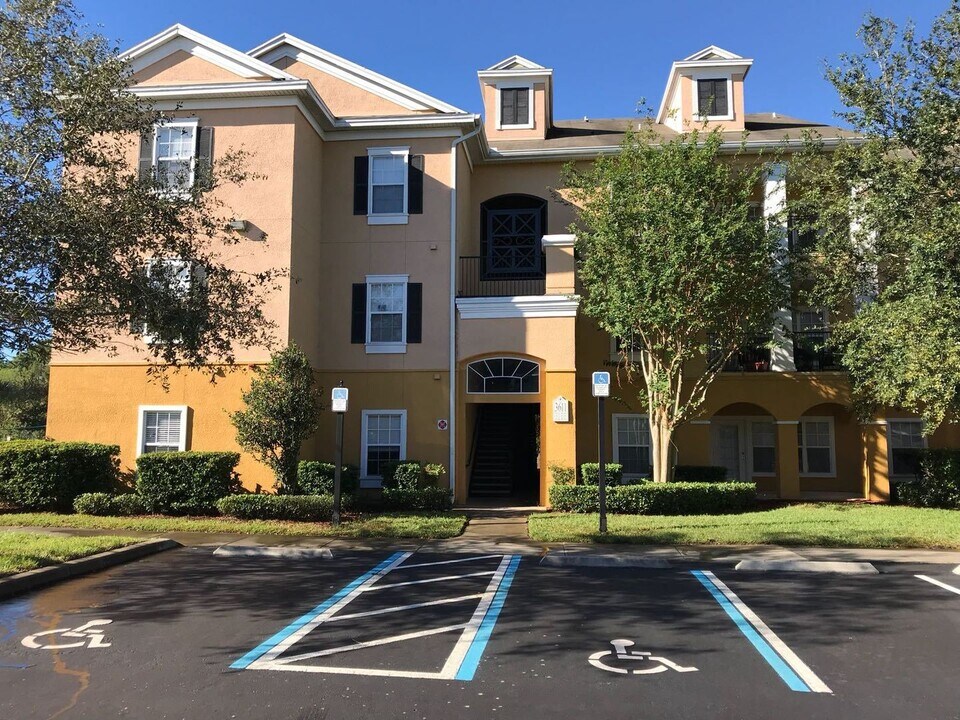 3611 Conroy Rd in Orlando, FL - Building Photo