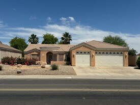 1253 Lause Rd in Bullhead City, AZ - Building Photo