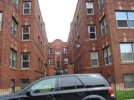 820 E 44th St in Chicago, IL - Building Photo