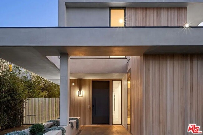 6132 Maryland Dr in Los Angeles, CA - Building Photo - Building Photo