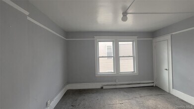 211 Winnikee Ave in Poughkeepsie, NY - Building Photo - Building Photo