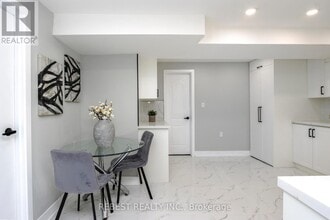 92 Lillian Crescent in Barrie, ON - Building Photo - Building Photo