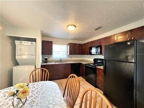 11332 Walsingham Rd in Largo, FL - Building Photo - Building Photo