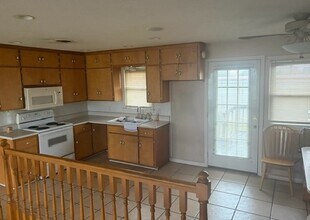 1084 E Santa Fe St, Unit 1084 in Gardner, KS - Building Photo - Building Photo