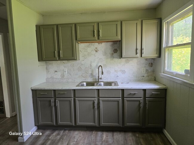 6 Louise Ln in Sauget, IL - Building Photo - Building Photo