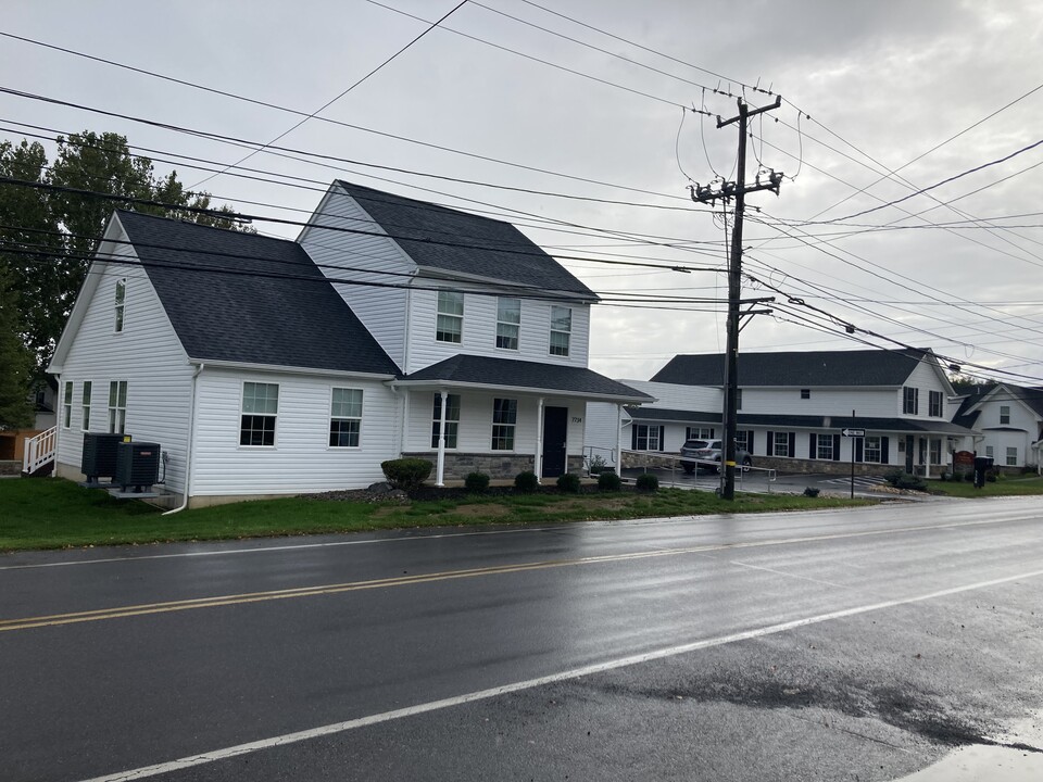 7734 Main St in Fogelsville, PA - Building Photo