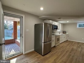 6731 Crest Pl in Falls Church, VA - Building Photo