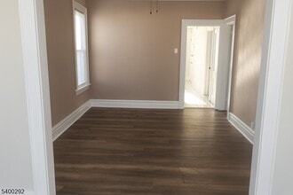 71 Crystal St in North Arlington, NJ - Building Photo - Building Photo