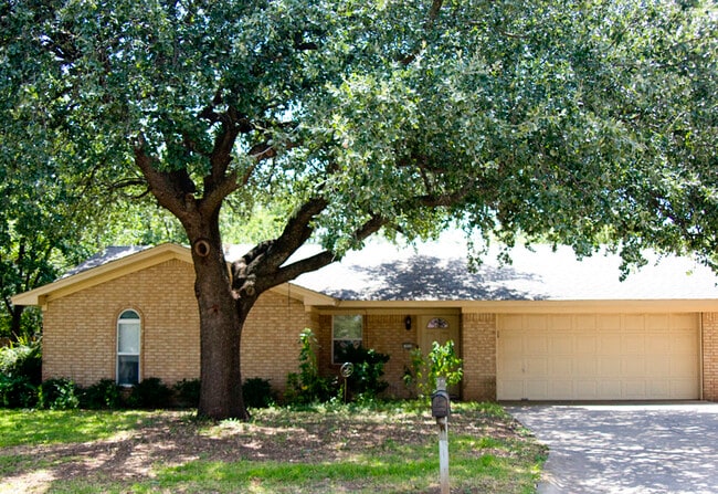 property at 1520 Sheila Dr