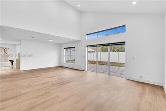 4917 SW 32nd Way in Fort Lauderdale, FL - Building Photo - Building Photo