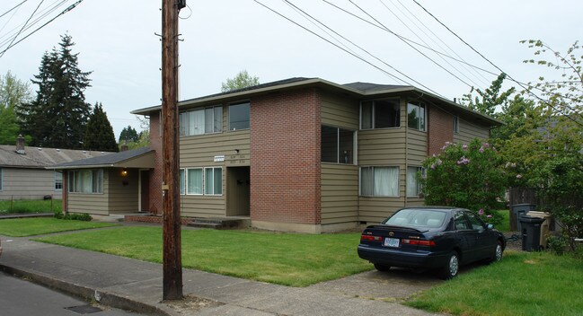 West Apartments in Corvallis, OR - Building Photo - Building Photo