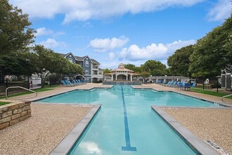 Hidden Creek in Lewisville, TX - Building Photo - Building Photo