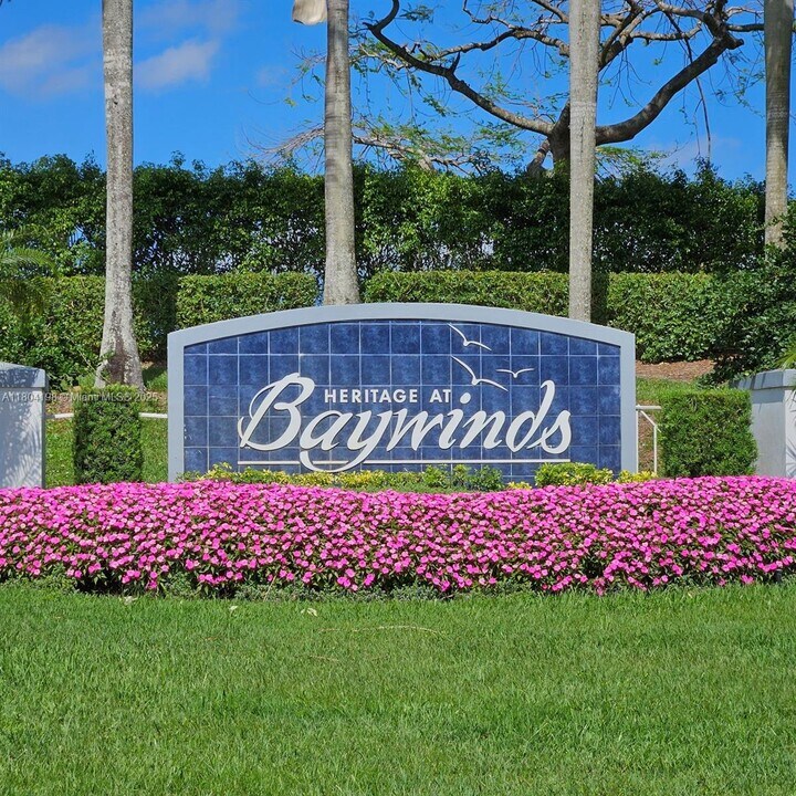 9875 Galleon Dr in Royal Palm Beach, FL - Building Photo