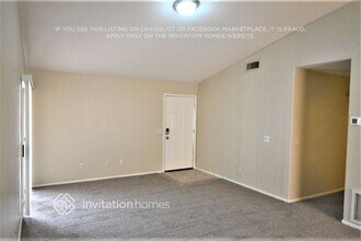 7934 W Laurel Ln in Peoria, AZ - Foto de edificio - Building Photo