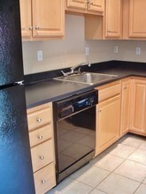 2104 Carey Way, Unit 2 in Pittsburgh, PA - Building Photo - Building Photo