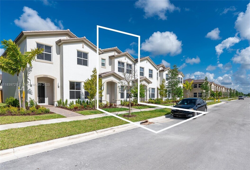 26480 SW 148th Ct in Naranja, FL - Building Photo