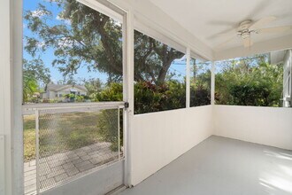 5107 26th Ave S in Gulfport, FL - Foto de edificio - Building Photo