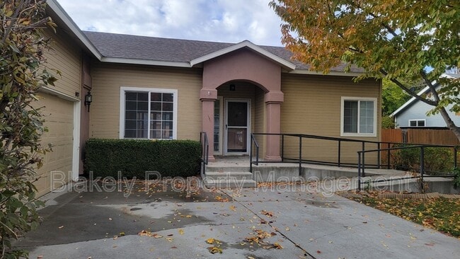 property at 917 W Greenhead St