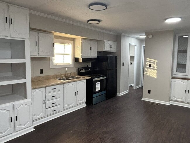 property at 10 White Oak Village