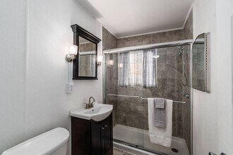 1750 E Broad St in Columbus, OH - Building Photo - Building Photo