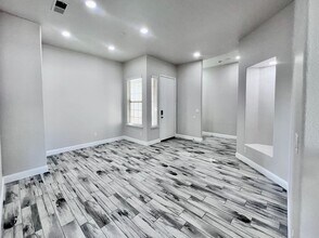 2143 S Shirley Ave in Fresno, CA - Building Photo - Building Photo