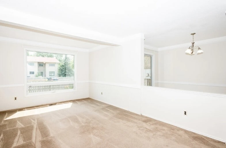 75 Oak Park Walk in Winnipeg, MB - Building Photo