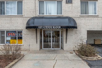 1227 S Harlem Ave in Berwyn, IL - Foto de edificio - Building Photo