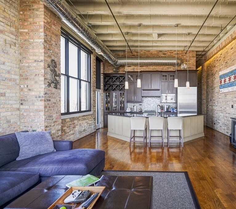 1601 W School St, Unit 611 in Chicago, IL - Building Photo