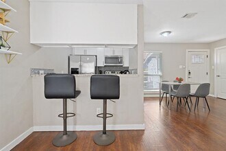 1906 Valley Hill Cir in Austin, TX - Building Photo - Building Photo