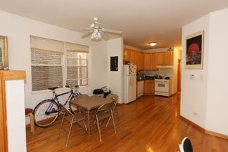 1033 N Mozart St, Unit A01W in Chicago, IL - Building Photo - Building Photo